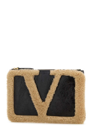 Two-tone shearling VLogo Signature clutch VALENTINO GARAVANI (7W0P0AR2HDL)