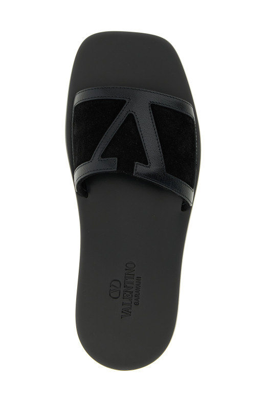 Valentino Garavani «Viva Superstar» слайды Черный Y2S0J72FUH0NO