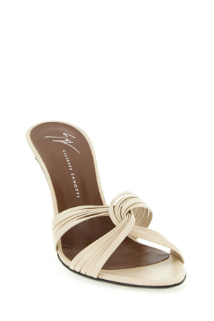 'Clandestino' sandals White