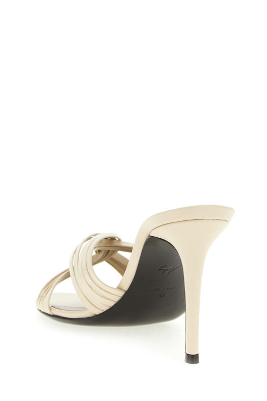 'Clandestino' sandals White