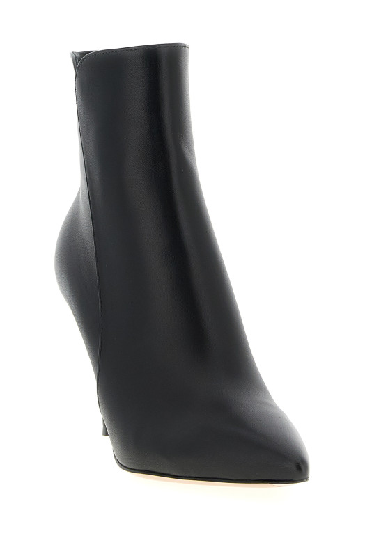 'Levy’ ankle boots Black