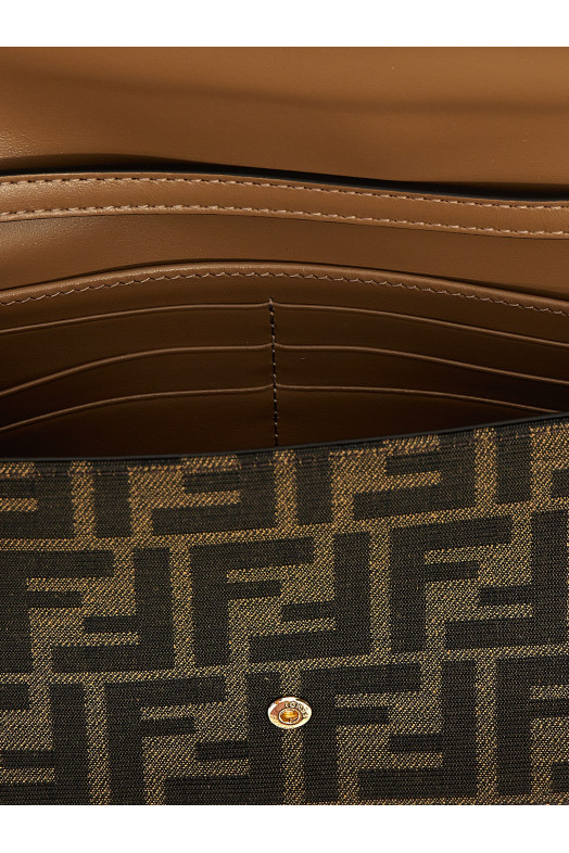 'Baguette' wallet on chain Brown