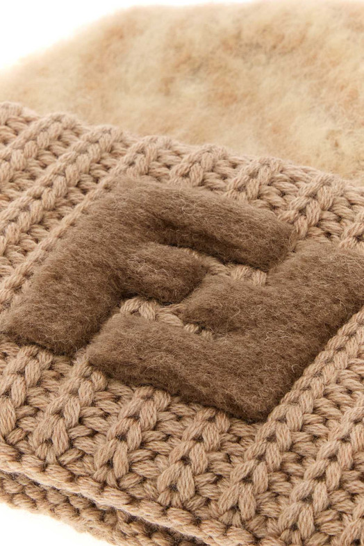 Вышитая шапка из смеси альпаки FENDI (FXQ112AYKM)