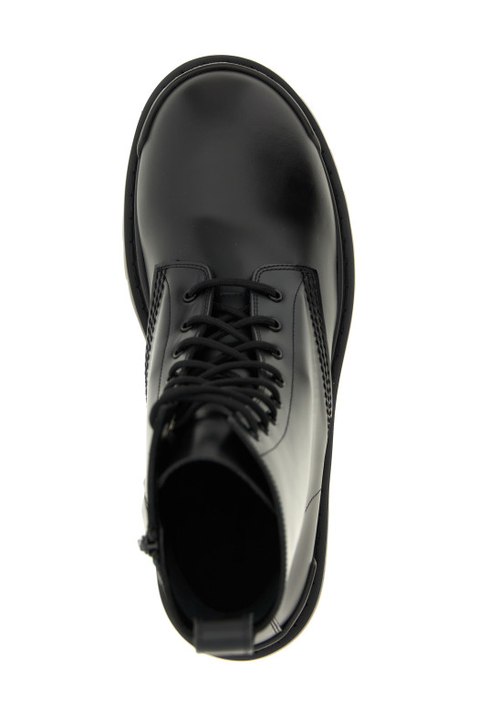 'Strike' amphibian Black