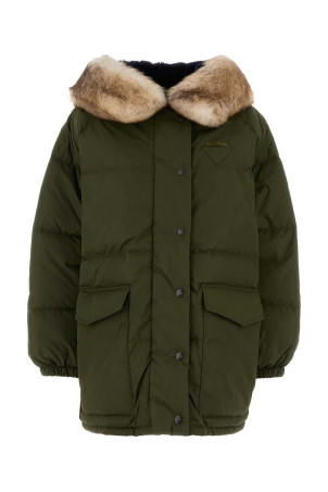 Пуховая куртка армейского зеленого цвета Re-Nylon PRADA (29Z334SOOO17PM)