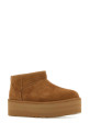 Ботильоны UGG из замши цвета бисквит, модель Classic Ultra Mini Platform (1135092)
