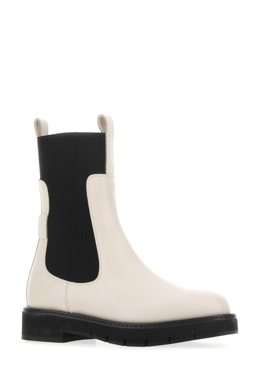 Ivory leather Rook ankle boots SALVATORE FERRAGAMO (01D515753854)