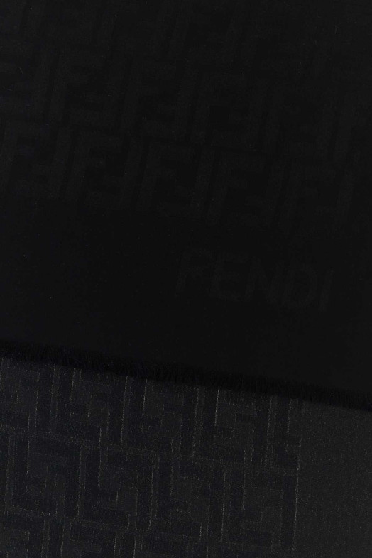 Черный шелковый шарф Black FENDI (FXT185ANBE)
