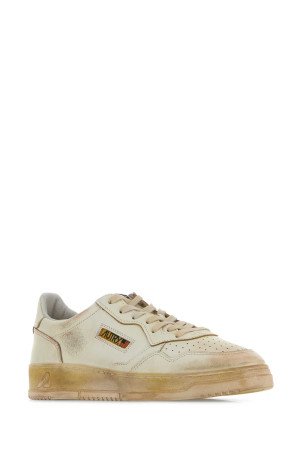 Ivory leather Supvint sneakers AUTRY (AVLM)