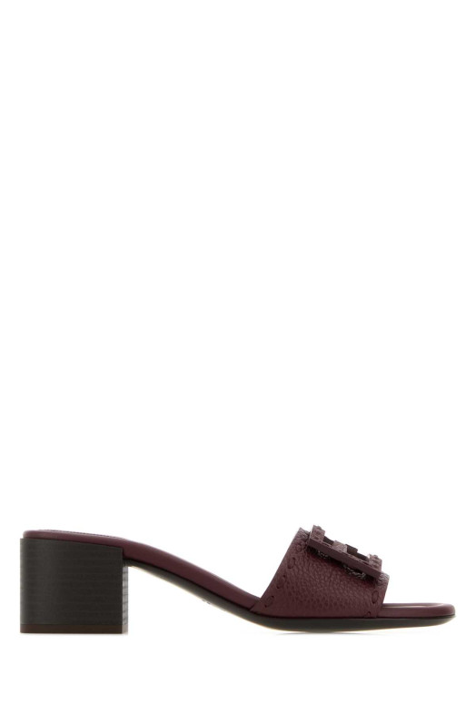 Grape leather Baguette mules FENDI (8R8862AQY2)