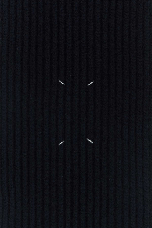 Midnight blue wool scarf MAISON MARGIELA (S50TE0112M13226)