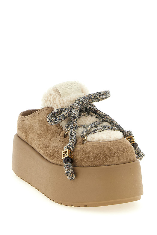 'Après Chic' sabots Beige