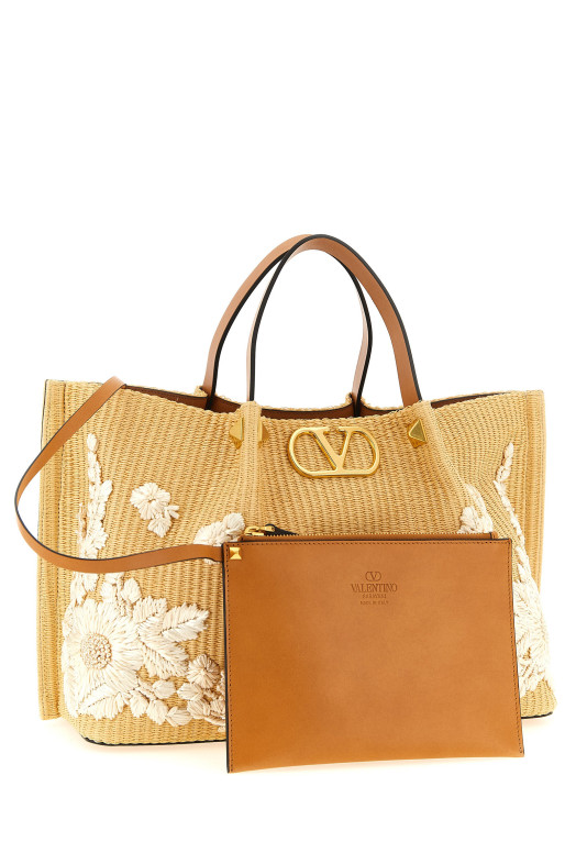 Shopping Valentino Garavani medium raffia Beige