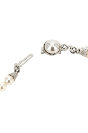 Pearl necklace White