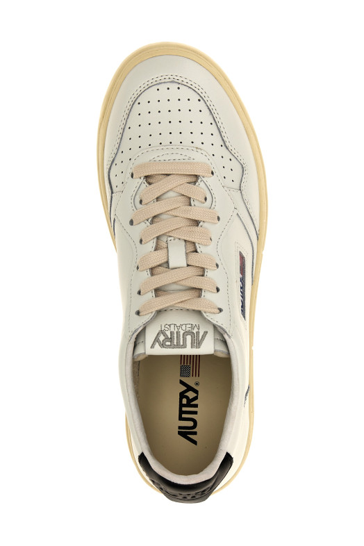 'Medalist' sneaker Black-grey