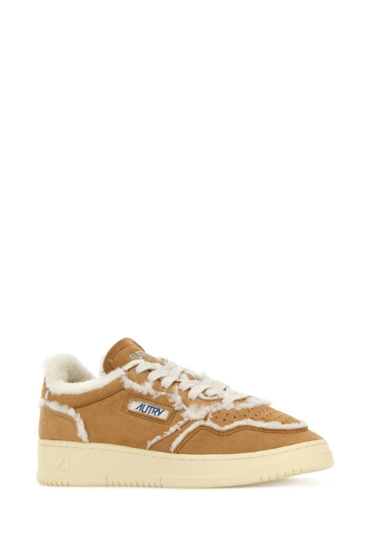 Camel suede Medalist sneakers AUTRY (AULW)