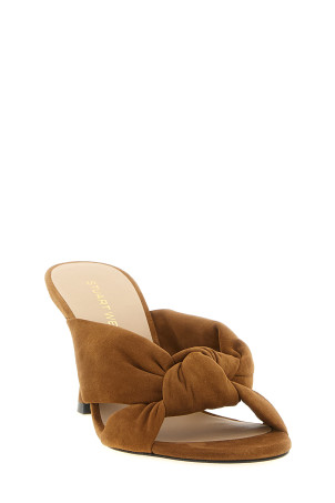 'Soplaya' slides Brown