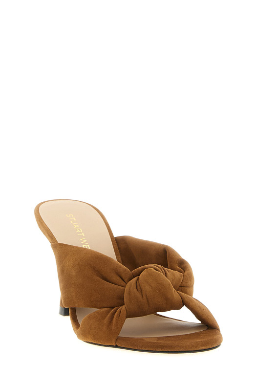 'Soplaya' slides Brown