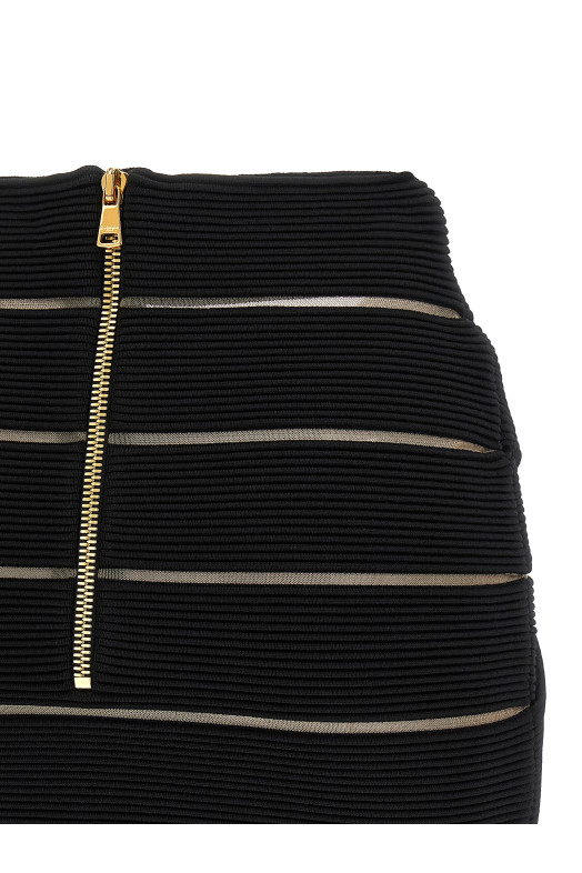 V-shaped waist skirt Black