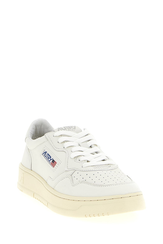 'Medalist Low' sneaker White