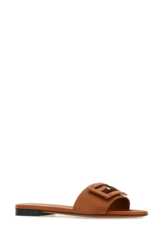 Caramel leather Baguette slippers FENDI (8R8136AE7T)
