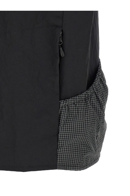 'NSE Tech' vest Black