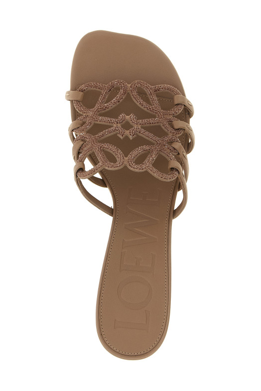 'Anagram Petal' slides Gray