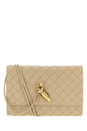 Сумка через плече «Andiamo» з бежевої шкіри наппа від BOTTEGA VENETA (836940VCPP2)