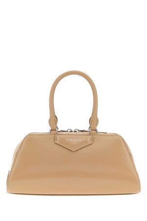 Невелика шкіряна сумочка Antigona East-West бежевого кольору з золотими елементами від GIVENCHY (BB5130B2EN)