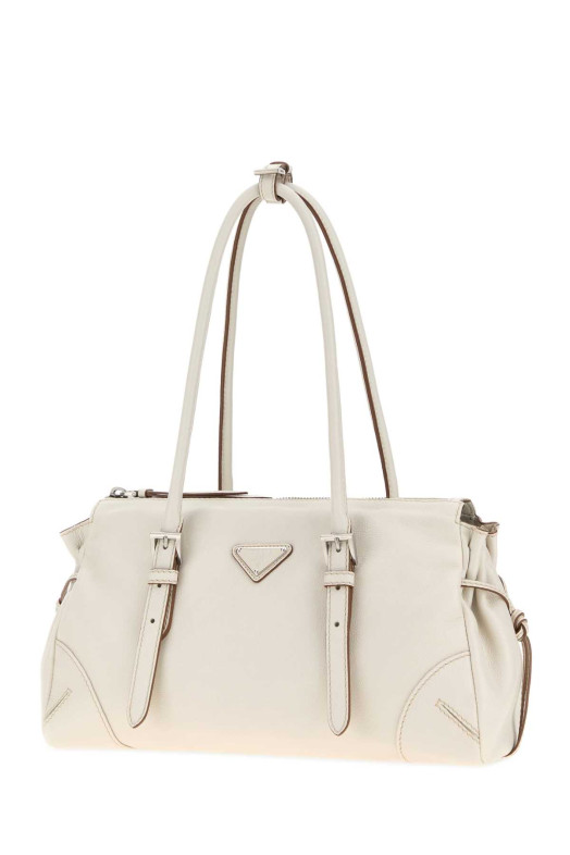 Кожаная сумка через плечо Prada Bonnie среднего размера цвета «мел» (PRADA (BG6282HF2)) 1BG6282HF2