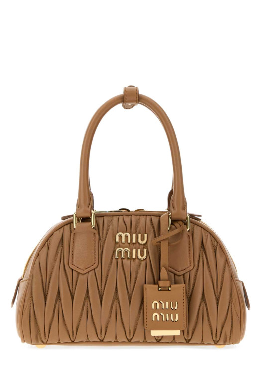 Сумка Arcadie из кожи наппа цвета «верблюжий» от MIU MIU (5BB191VOLOAN88)