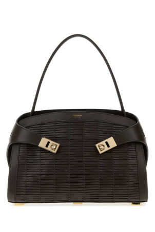 Коричневая кожаная сумочка Hug от SALVATORE FERRAGAMO (21A674792878)