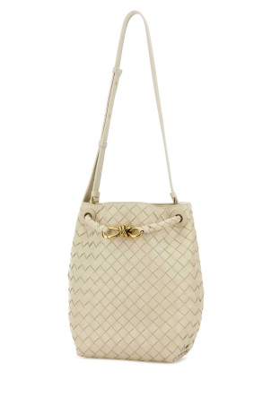 Маленькая сумка-бакет «Andiamo» из кожи цвета слоновой кости BOTTEGA VENETA (855759VCPP1)