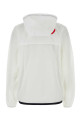 Белая нейлоновая куртка-кейвей Comme des Garçons X K-way, модель K-WAY X CDG PLAY (AZJ501051)