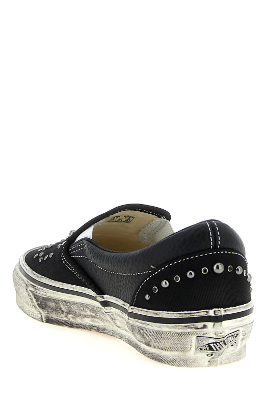 Кроссовки «Premium Classic Slip-On» черного цвета VN000D9PBKA1