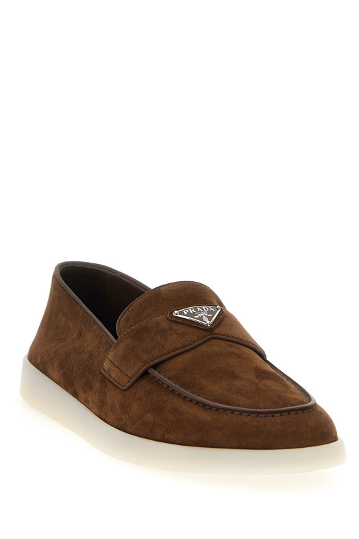 Лоферы из замши с логотипом, коричневые PRADA 2DG124FG001103F0324