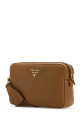 Кожаная сумка через плечо цвета карамели PRADA (1BH082VDNM2DKV)