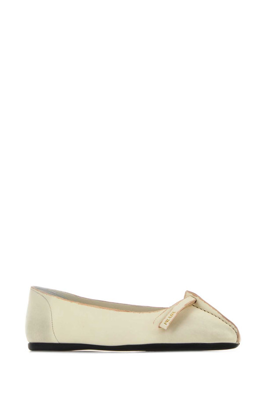 Балетки из кожи цвета слоновой кости PRADA (1F480OF005V69)