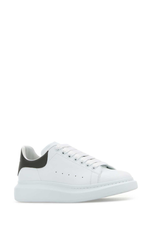 Білі шкіряні кросівки з сірим шкіряним каблуком ALEXANDER MCQUEEN (553680WIAEE)