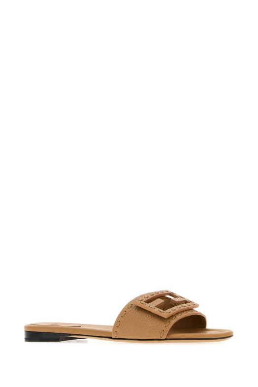 Camel leather Baguette slippers FENDI (8R8136AQY2)