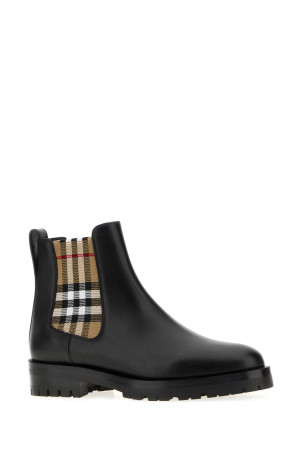 Чорні шкіряні ботильйони Black BURBERRY (8042363)