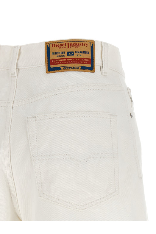 'De-Helios' shorts White