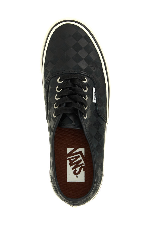Кроссовки «Authentic Premium Checkerboard» черного цвета VN000D9N1OJ1