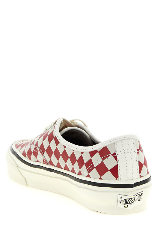 Кроссовки «Authentic Premium Checkerboard» красного цвета VN000D9NCIS1