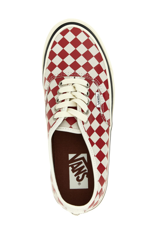 Кроссовки «Authentic Premium Checkerboard» красного цвета VN000D9NCIS1