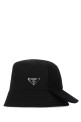 Черная шляпа из ре-нейлона и габардина PRADA (2HC2812D0V)