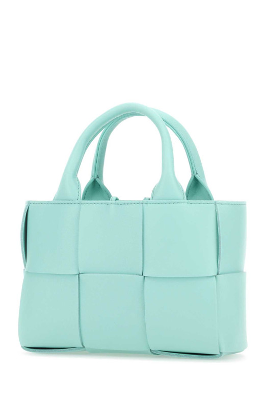 Светло-голубая кожаная сумочка Candy Arco от BOTTEGA VENETA (729029VCQC2)