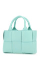 Светло-голубая кожаная сумочка Candy Arco от BOTTEGA VENETA (729029VCQC2)