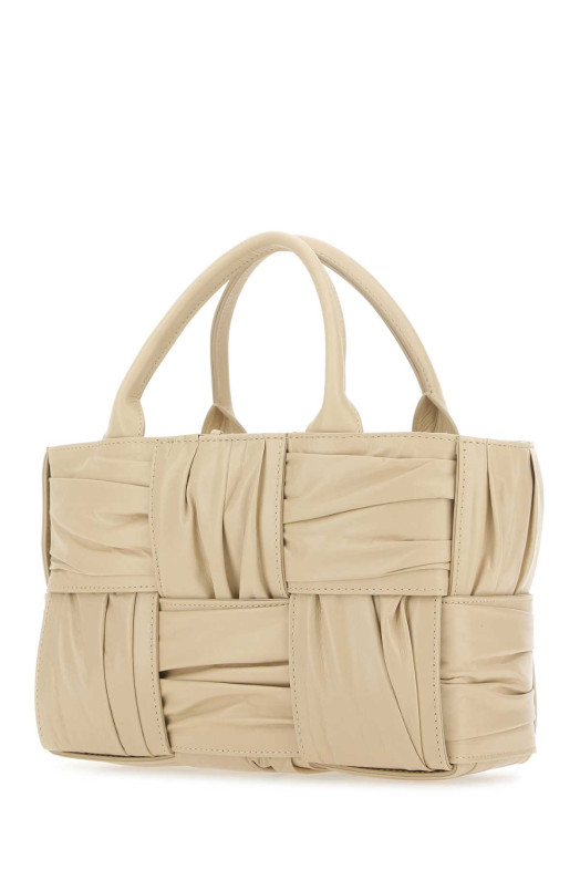 Мини-сумочка Arco из бежевой кожи BOTTEGA VENETA (729042V2FY1)