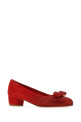 Красные замшевые туфли-лодочки Vara от SALVATORE FERRAGAMO (01F6097615071C)